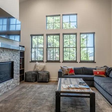 Newly Built Townhome In Snowcreek Creekhouse #1324 Three Bed Three Baths Sleeps 8! Mountain Views!